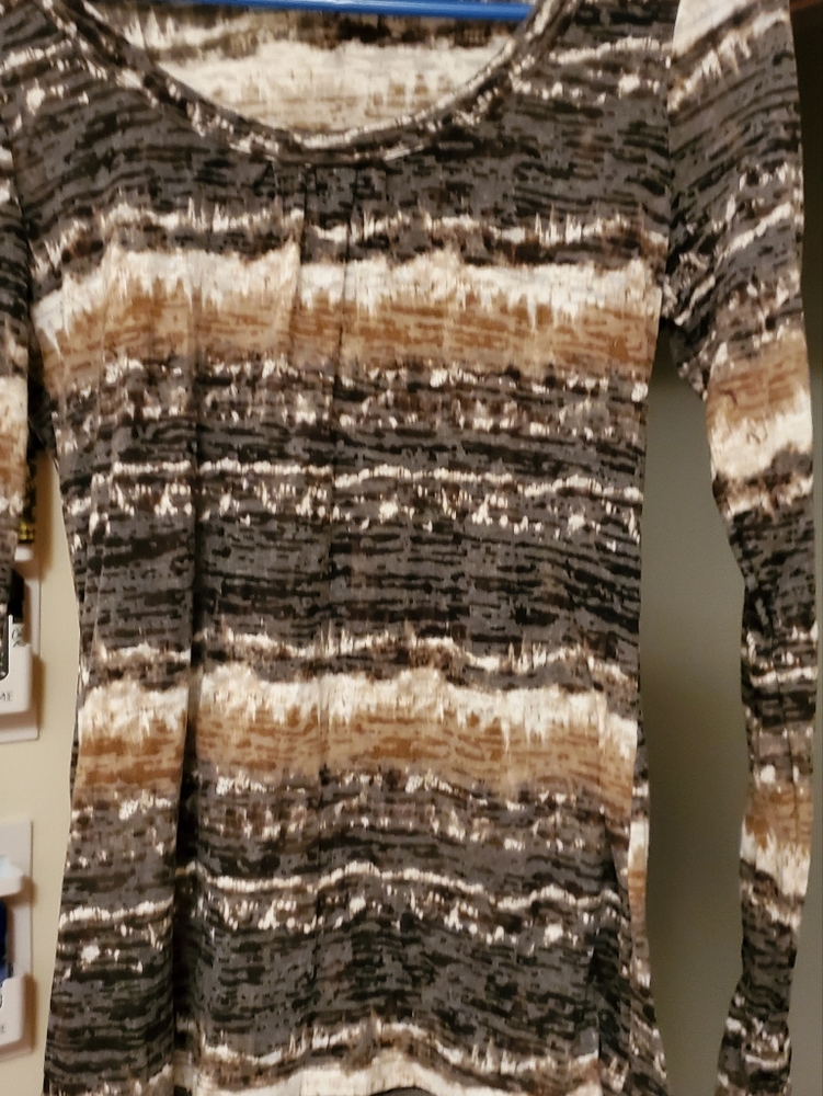 Maurices size M, burn out long sleeve.